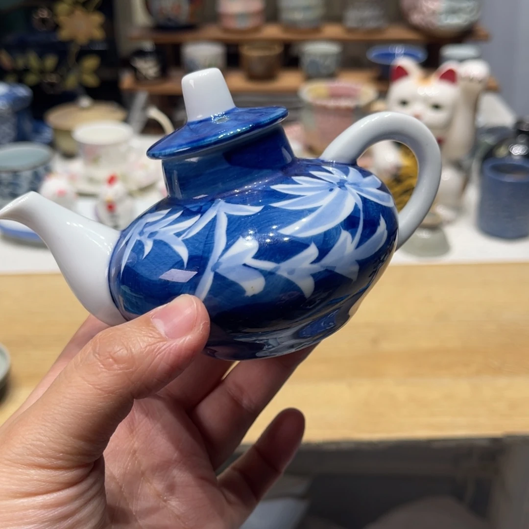 碟兜****默认微瑕，满20包邮