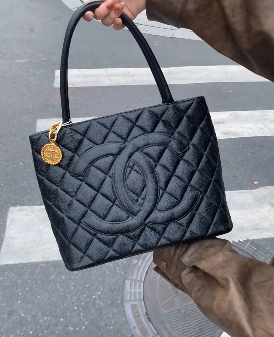 95新 Chanel/香奈儿 黑金鱼子酱牛希尔顿手提包