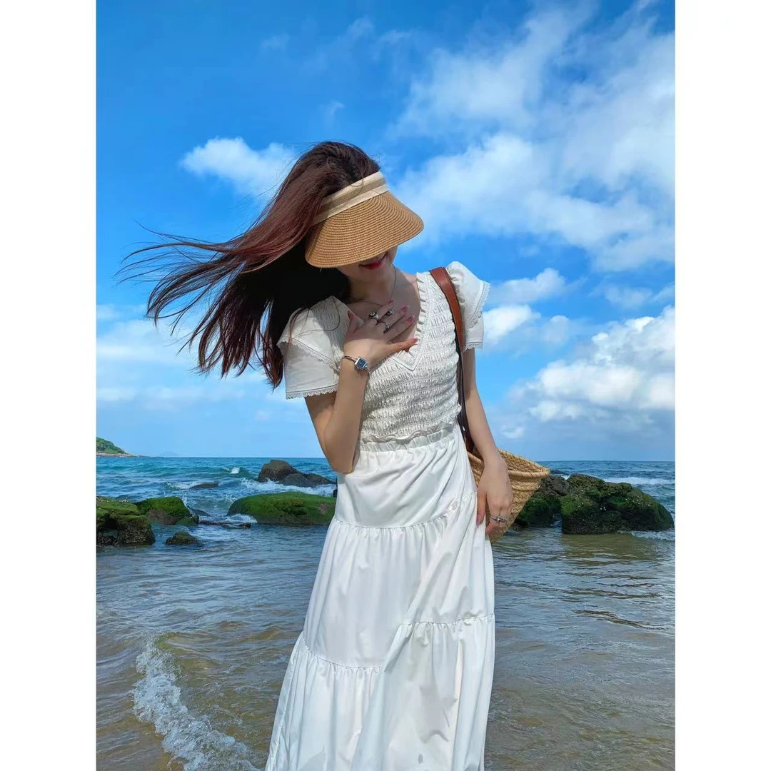 凯哥福利【泡面少女】法式浪漫白色V领连衣裙J2023061601