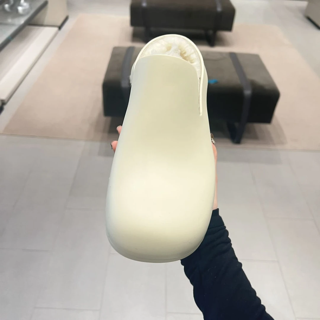 全新未使用 BOTTEGA VENETA/葆蝶家 /Angela/男款加绒凉鞋