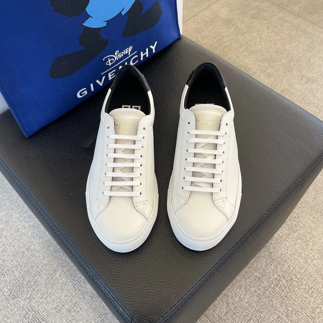 全新未使用 Givenchy/纪梵希 /七七/男球鞋