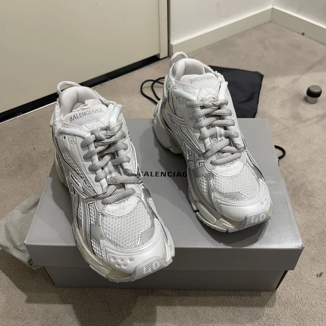 全新未使用 Balenciaga/巴黎世家 /七七/男士runner鞋