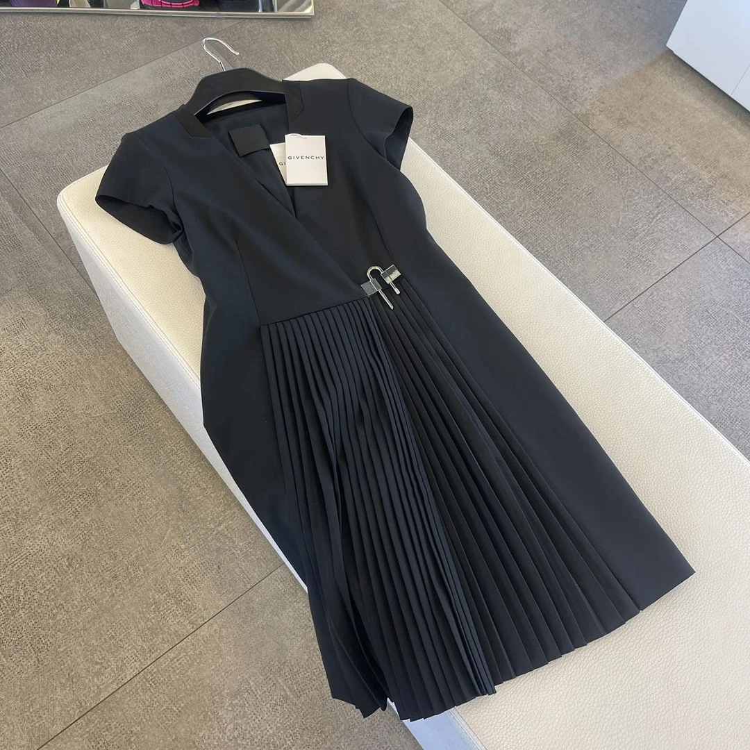 全新未使用 Givenchy/纪梵希 /七七/连衣裙