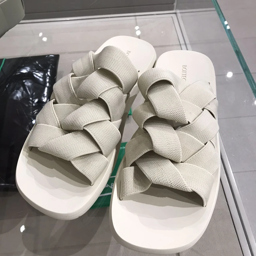 全新未使用 BOTTEGA VENETA/葆蝶家 /男士编制拖鞋