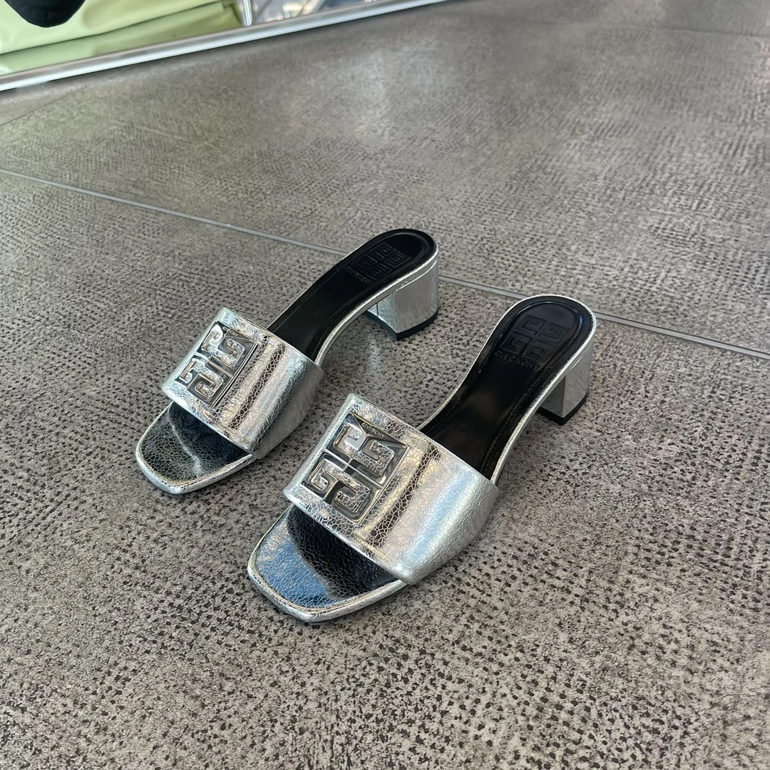 全新未使用 Givenchy/纪梵希 /七七/女拖鞋粗跟
