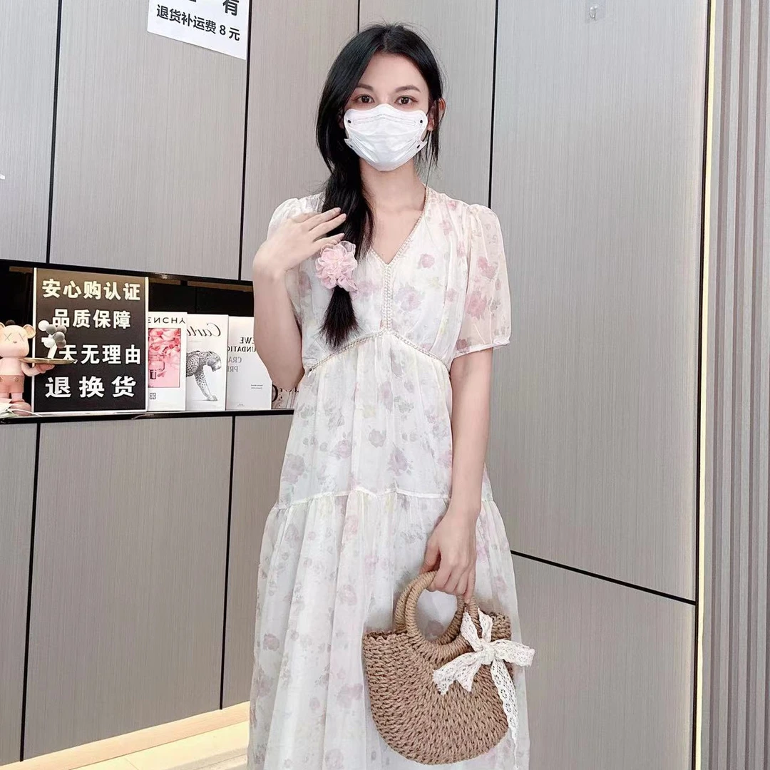 法式复古产后母乳碎花V领雪纺2024夏季a字收腰中长裙哺乳连衣裙