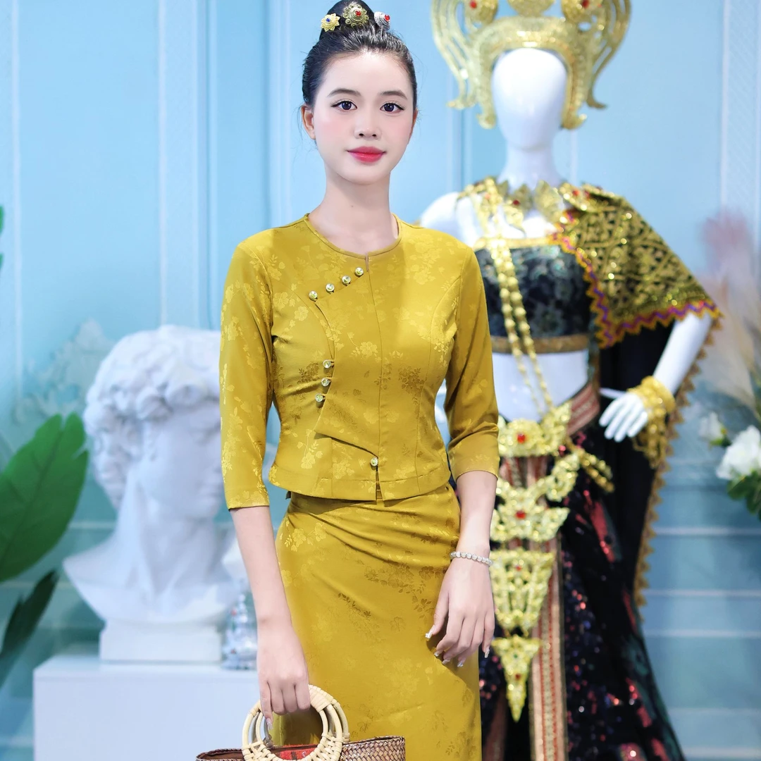 云南省西双版纳泰廊曼服饰傣族圆领小领水晶扣女士休闲短袖套装