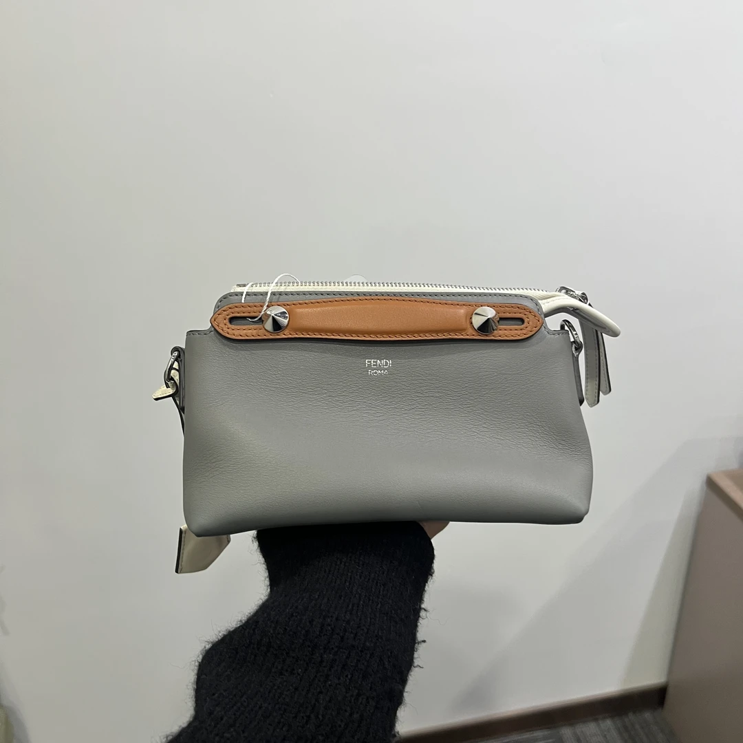 95新  celine 单肩斜挎包/B17 二二