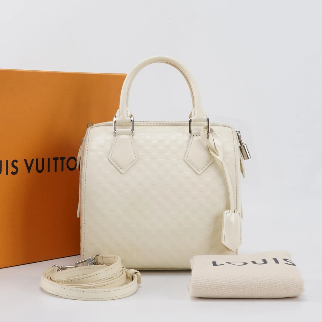 95新 LouisVuitton/路易威登 中古枕头包 白棋盘 贝壳包/BGK11589
