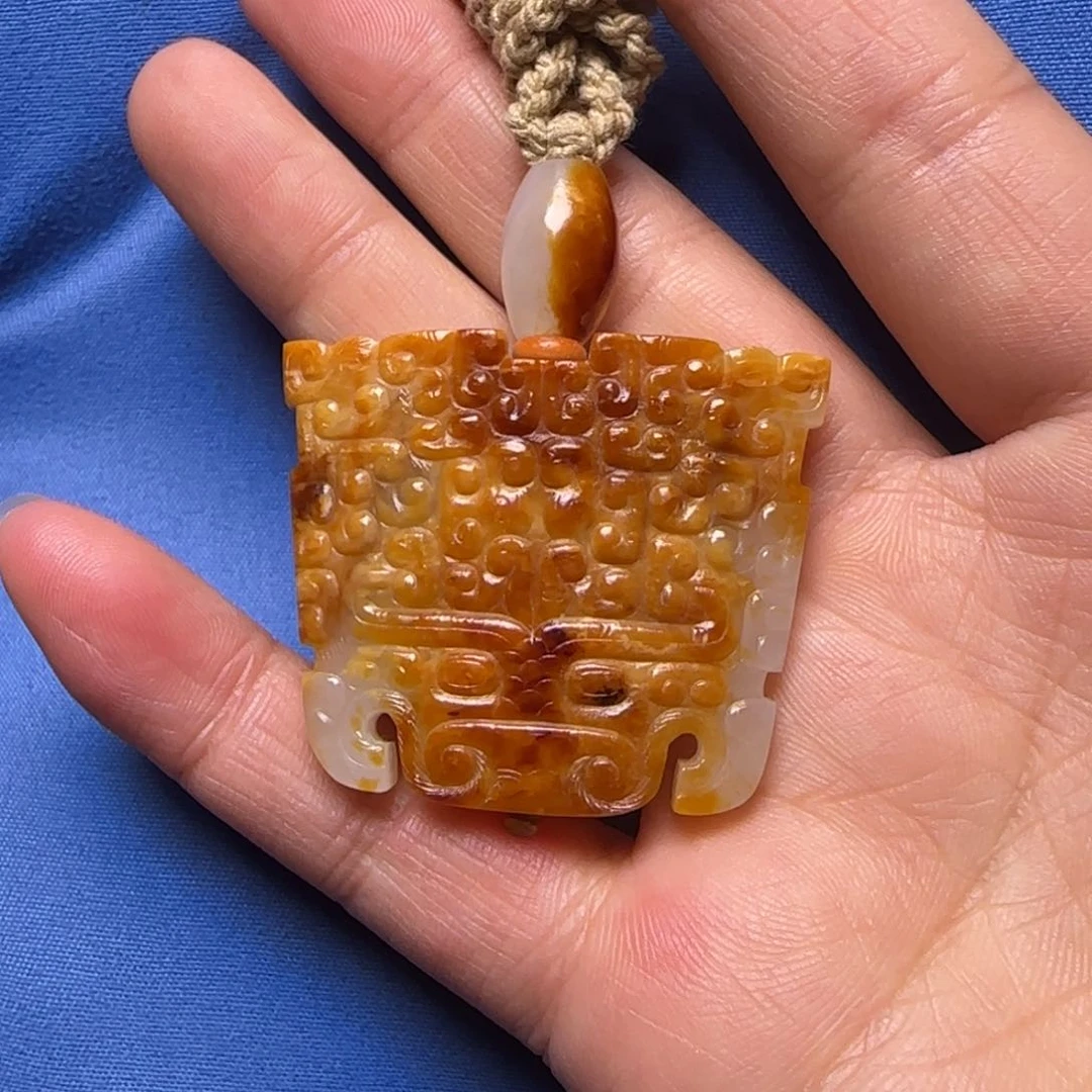 和田玉颈饰未镶嵌张*龙