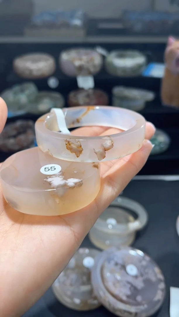 【闪购商品】石英质玉手镯未镶嵌（55）53.