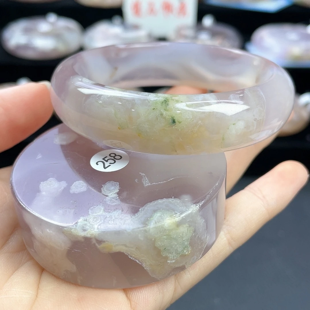 石英质玉手镯未镶嵌落*辰57.258