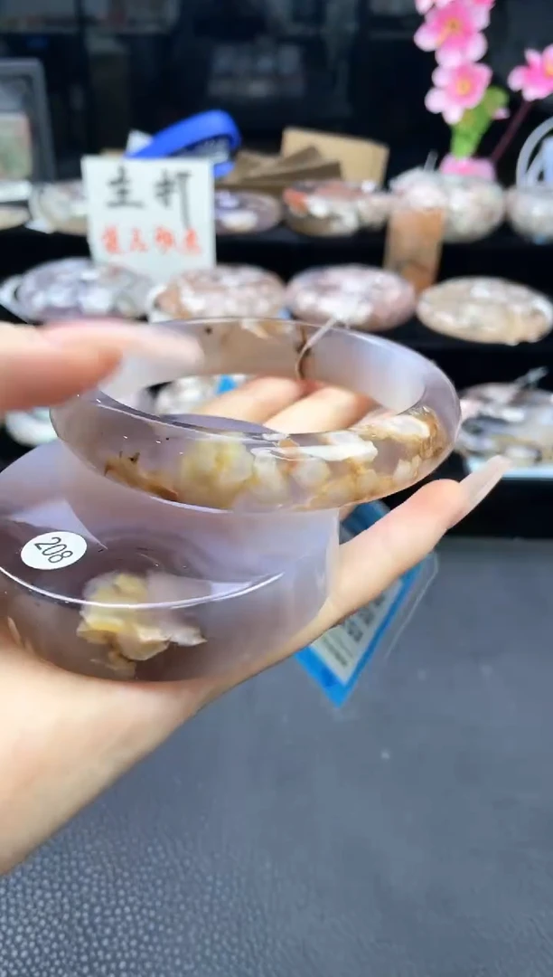 【闪购商品】石英质玉手镯未镶嵌66/208