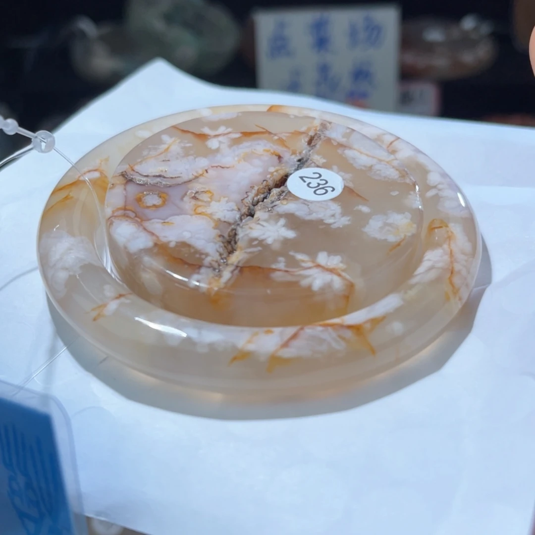 【闪购商品】石英质玉手镯未镶嵌琦58