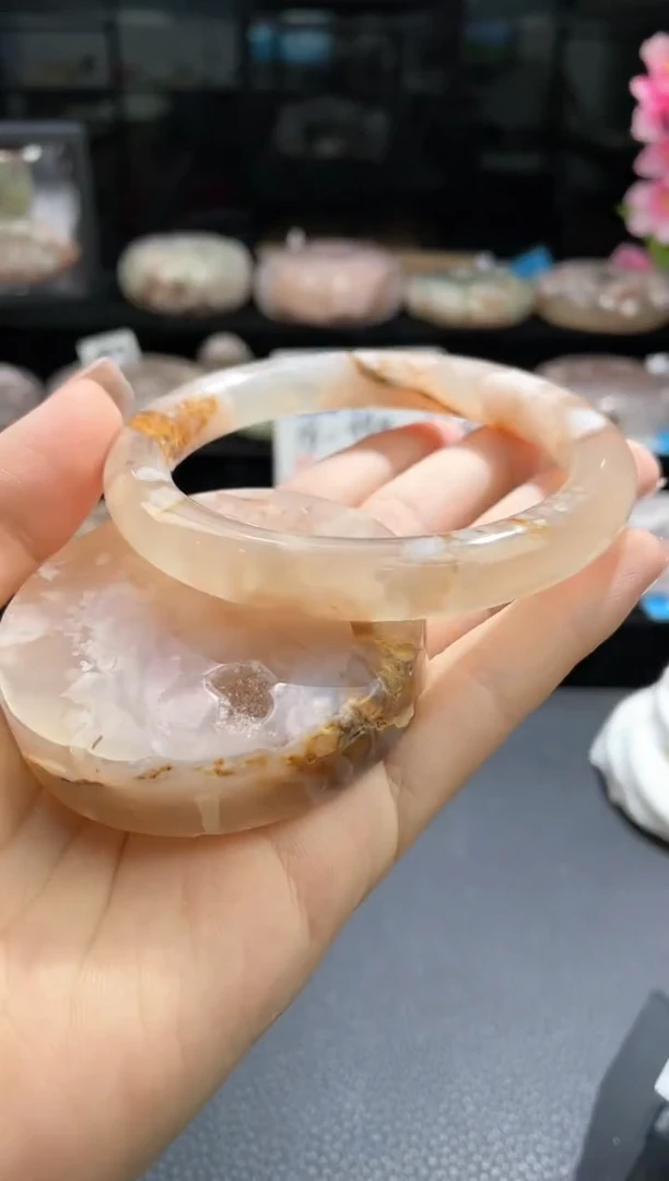 【闪购商品】石英质玉手镯未镶嵌57/212