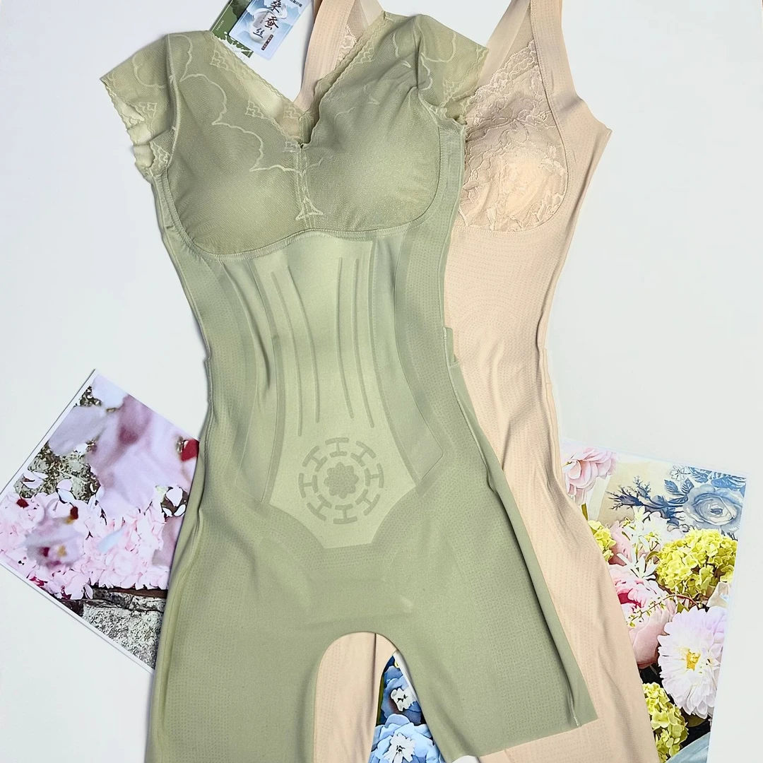 2号链接【050-100】直播间下单！先选编码，后选尺码下单！品牌衣服