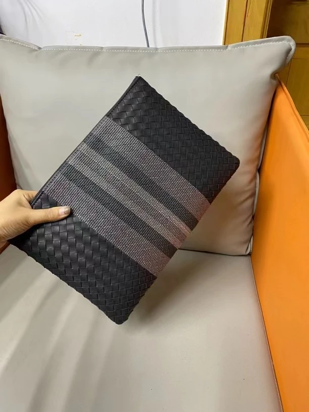 高品质男士新款编织信封包时尚休闲百搭经典