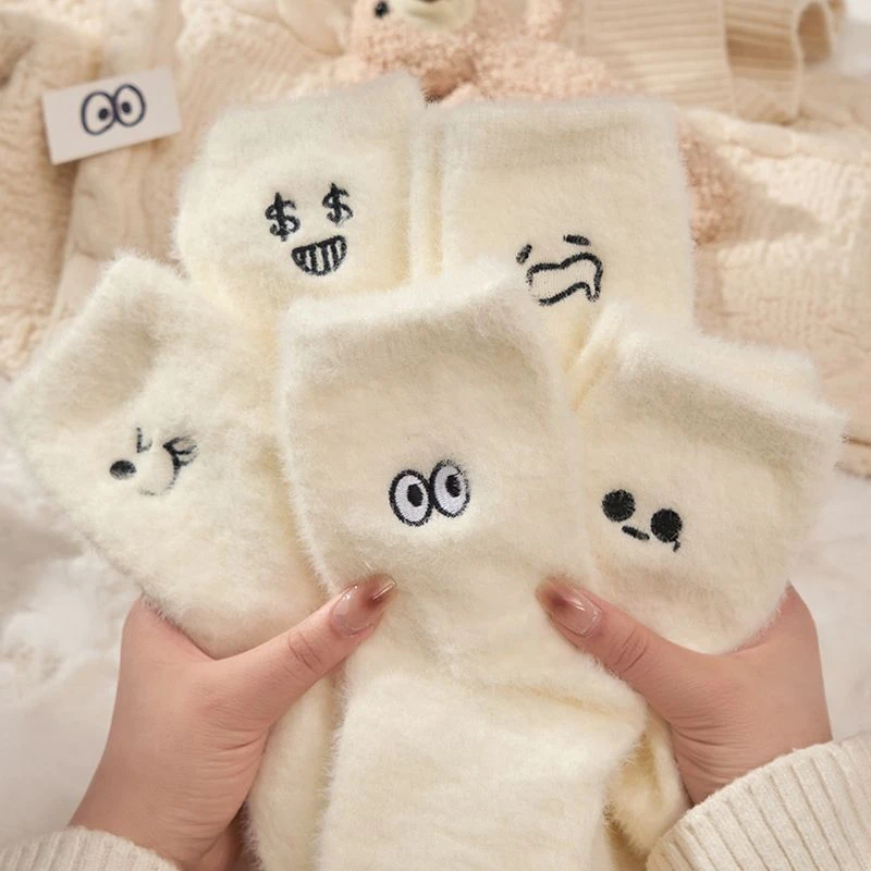 【首单立减】水貂绒袜子女秋冬款加厚毛茸白色中筒袜日系月子毛绒袜