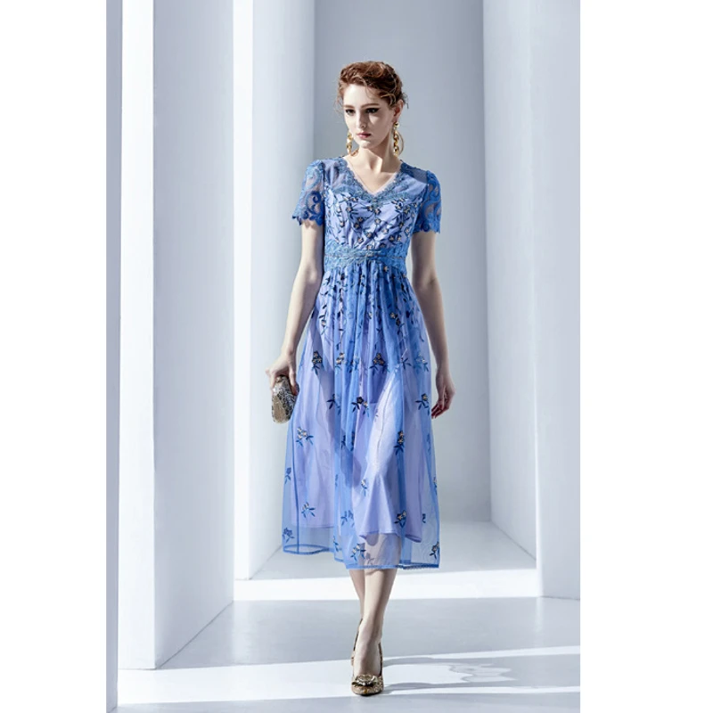 春夏新款时尚重工刺绣气质连衣裙 伊2536F
