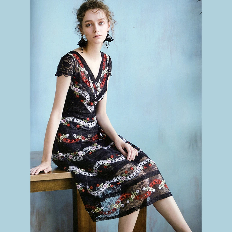 春夏新款妈妈装淑女蕾丝条纹刺绣连衣裙 伊8803F