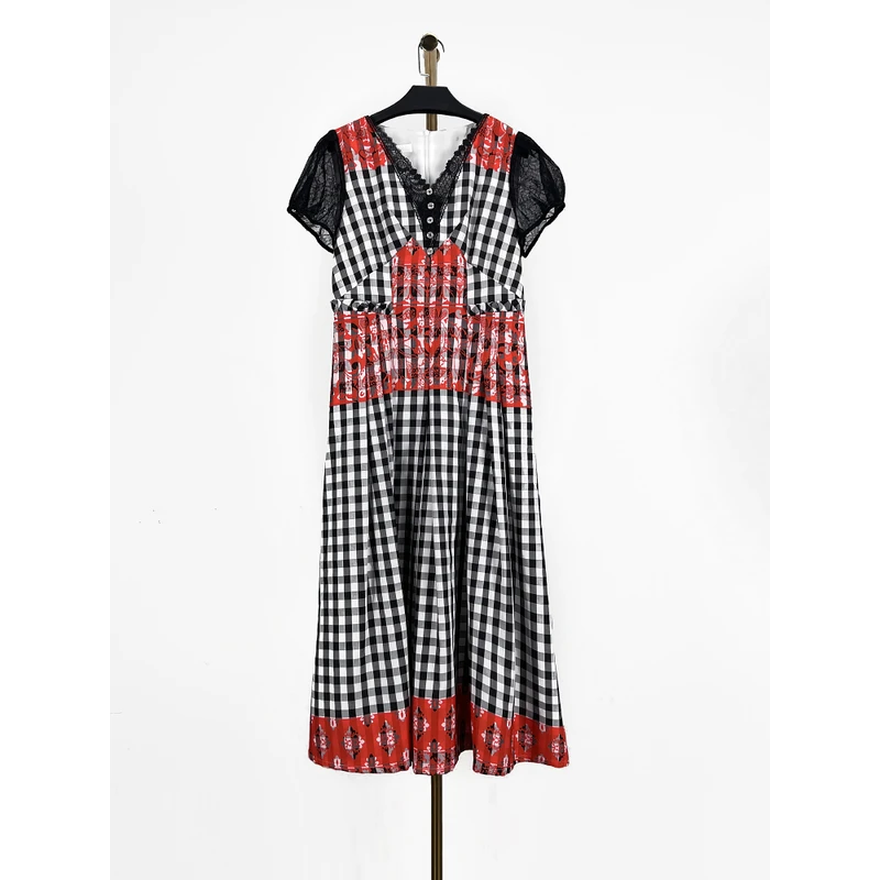 春夏新款重工刺绣气质减龄连衣裙 伊8812F