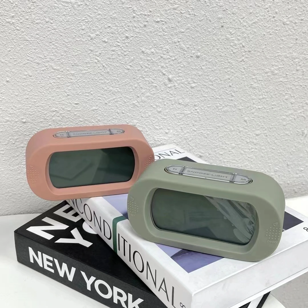 柔软硅胶护套超大字显一键贪睡闹铃可亮屏时尚摆件闹钟  1个