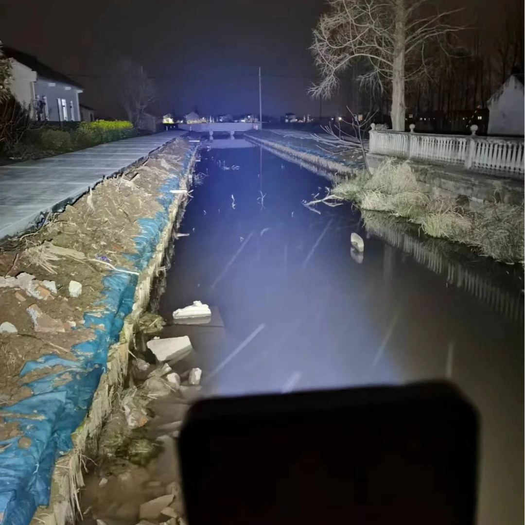 工作灯大艺款A3插口