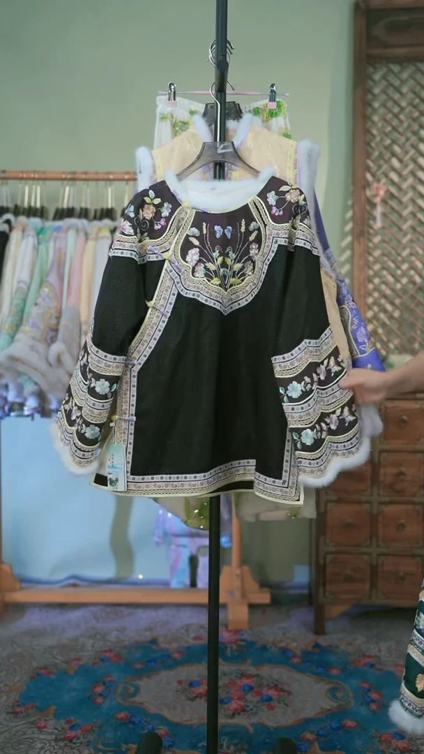 【闪购商品】织绣双层黑色上衣胸围112