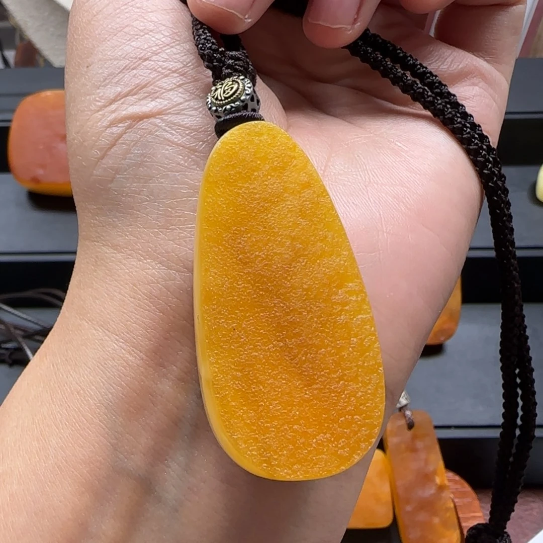 琥珀吊坠(赠链)未镶嵌