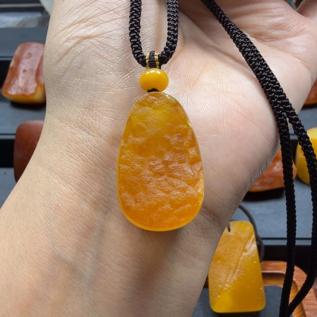 琥珀吊坠(赠链)未镶嵌