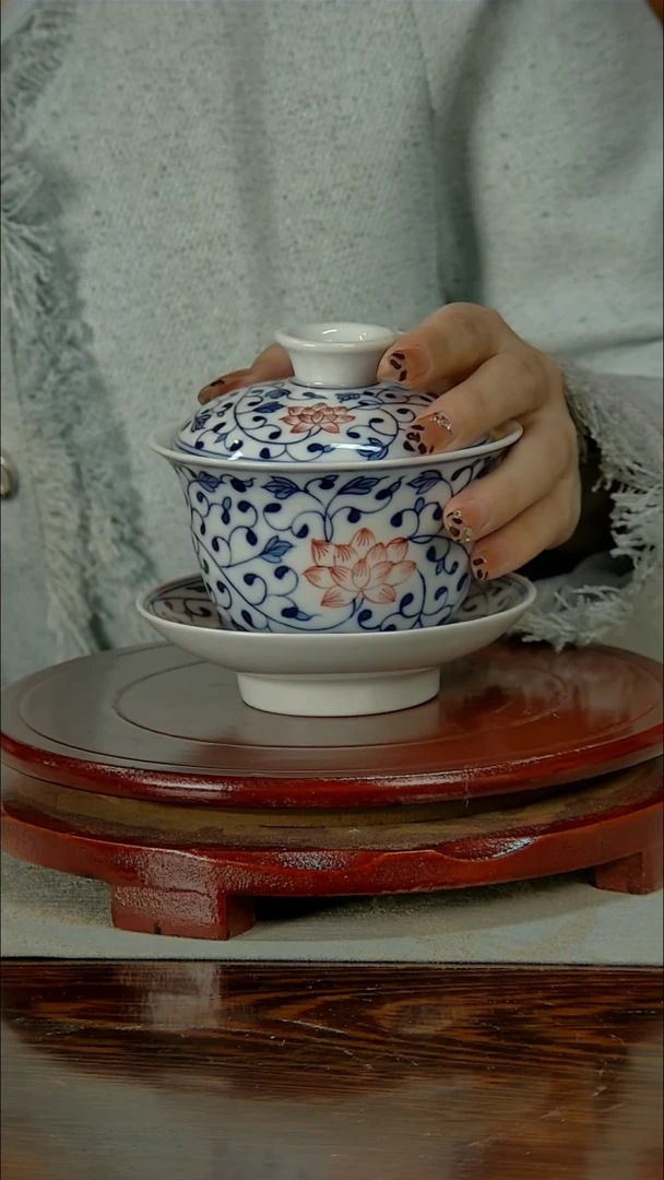 【闪购商品】盖碗景德镇民间艺人手工手绘青花缠枝莲三才盖碗