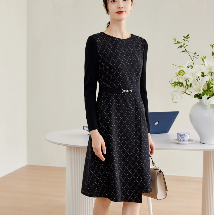 娜尔思秋冬新款绵羊毛中长款长袖圆领裙子印花女连衣裙NF08077W0