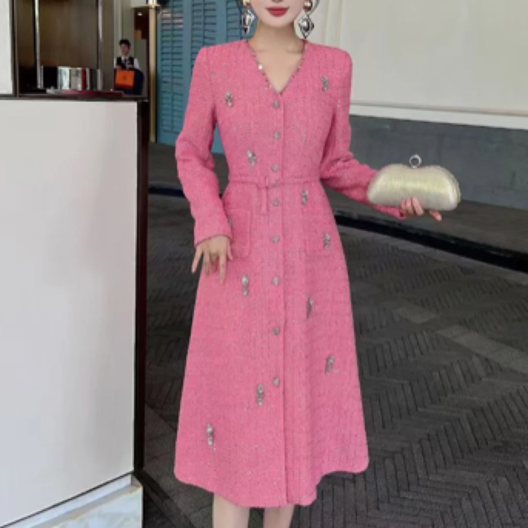 V领重工珠片水钻装饰显瘦长袖小香粉色秋冬外套风衣修身连衣裙