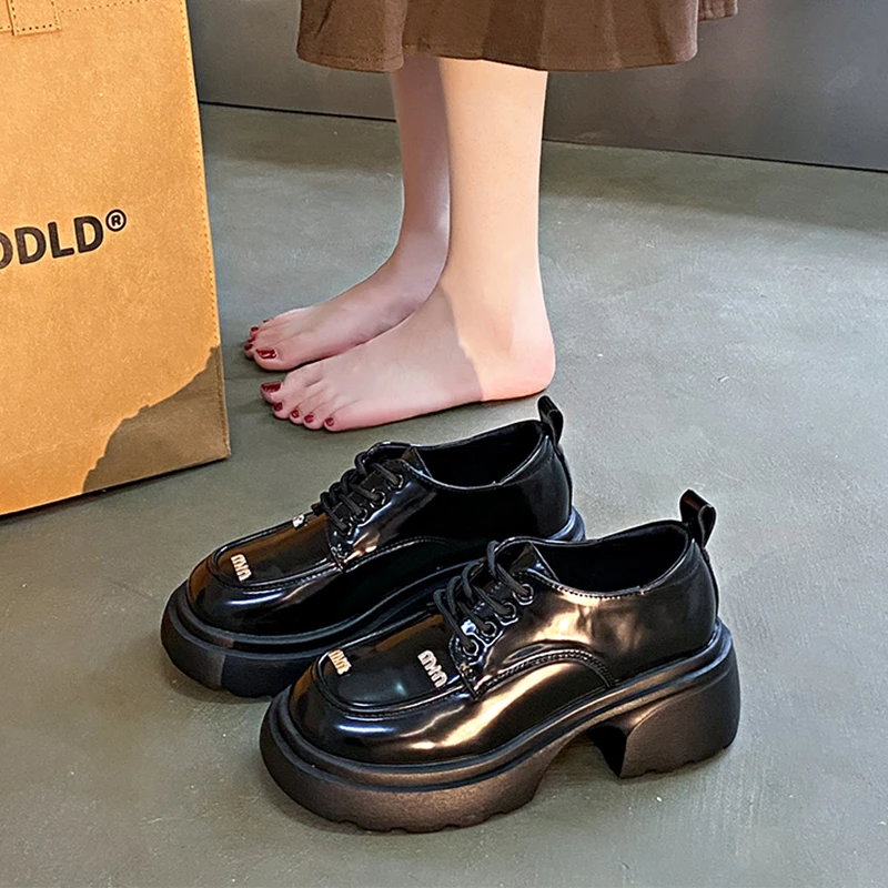 英伦厚底增高小皮鞋女2024春秋款黑色漆皮乐福鞋系带百搭粗跟单鞋