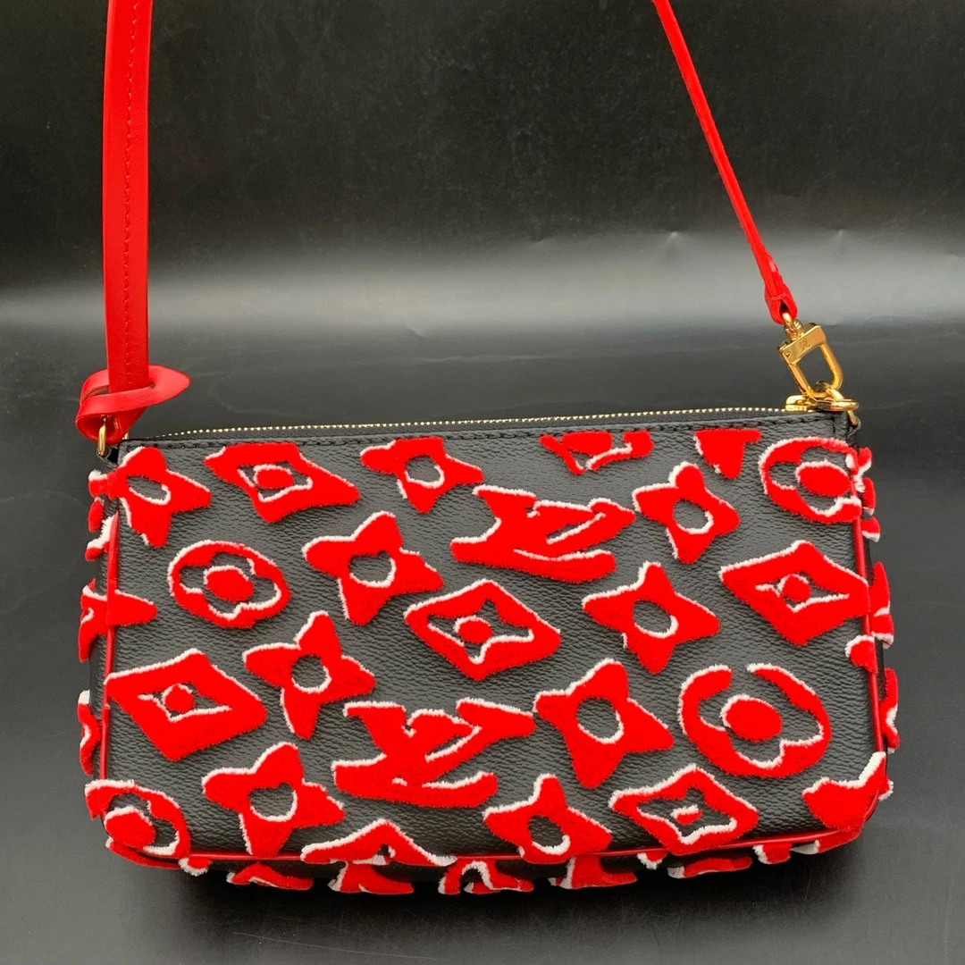 99新 LouisVuitton/路易威登 腋下包