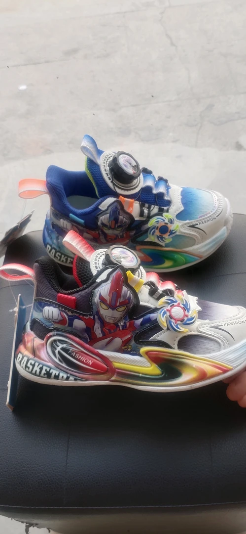 超轻时尚带灯小风车双网鞋28/32码男童