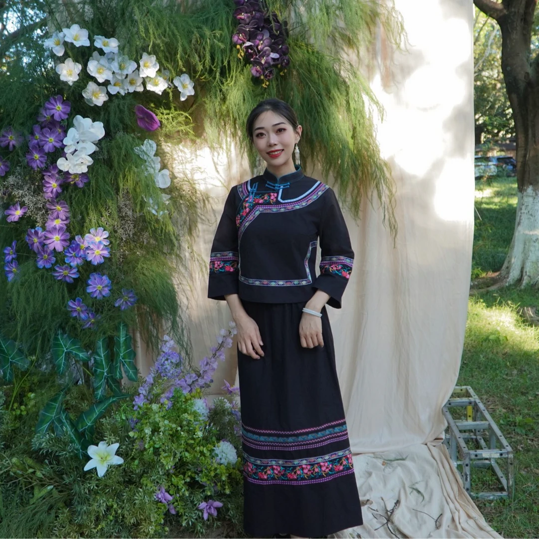 【云见布依】2025新款少数民族布依族壮族黑色刺绣A字裙套装休闲