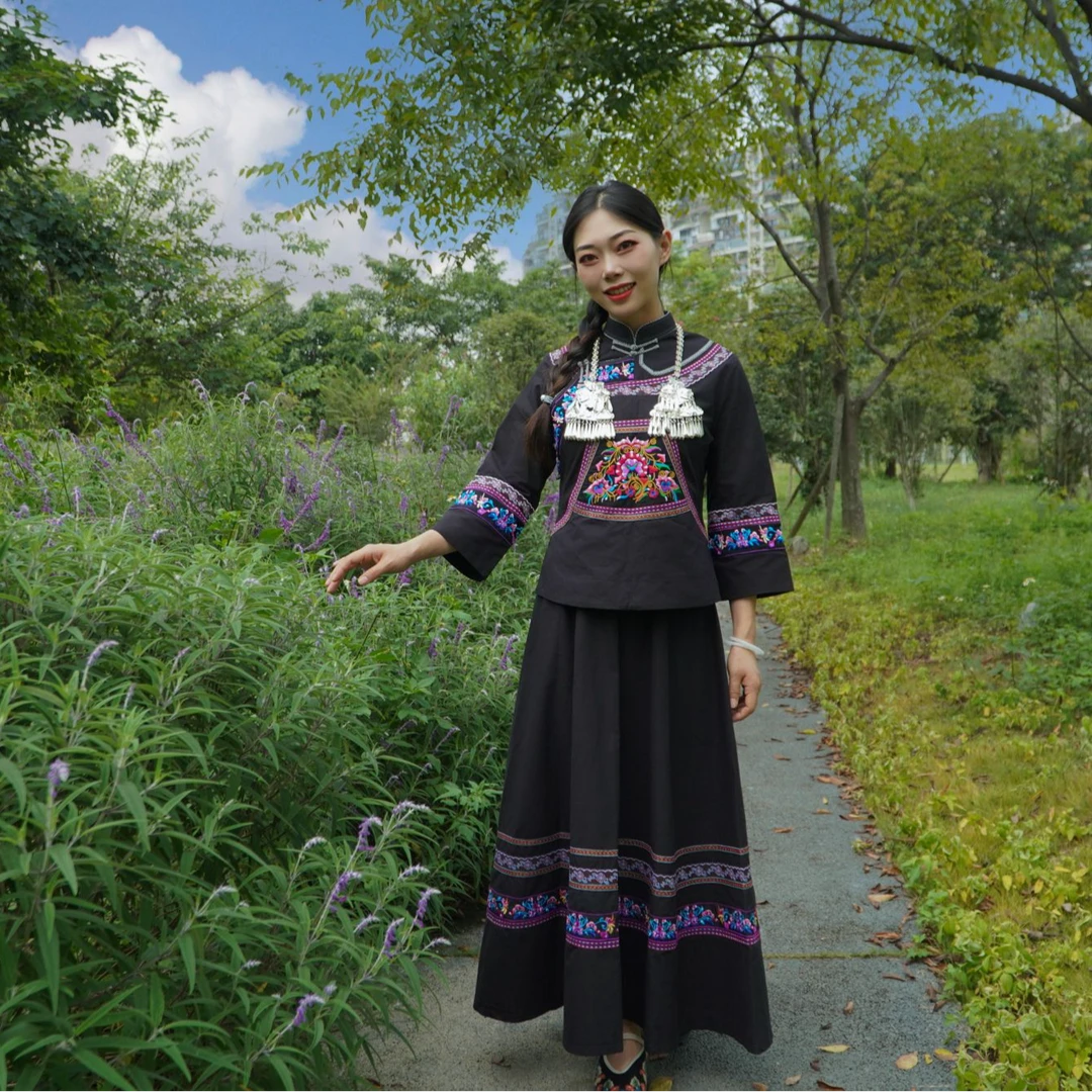 布依族壮族秋季新款民族服饰黑色大裙摆四件套舞台装休闲装