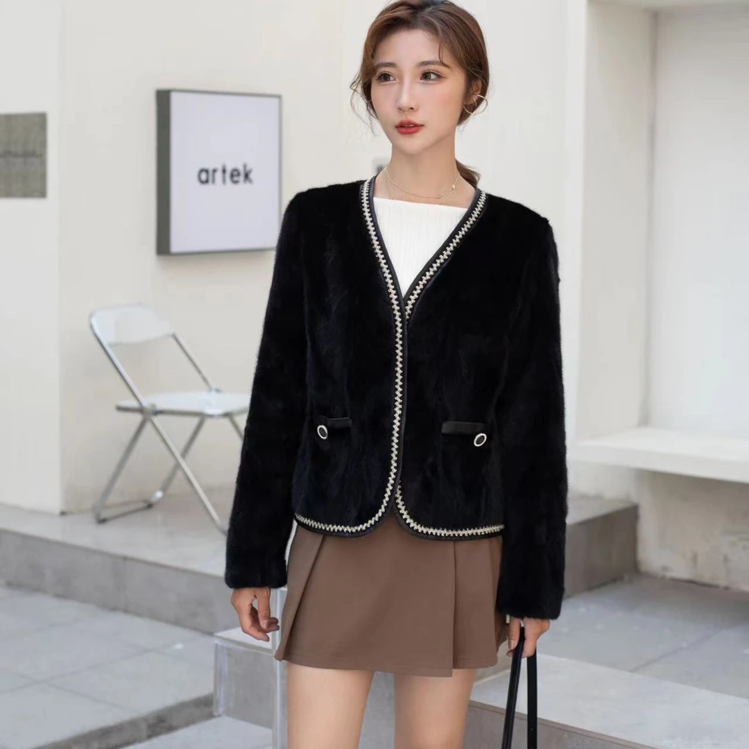 女士款时尚外套，实物材质以直播间为准