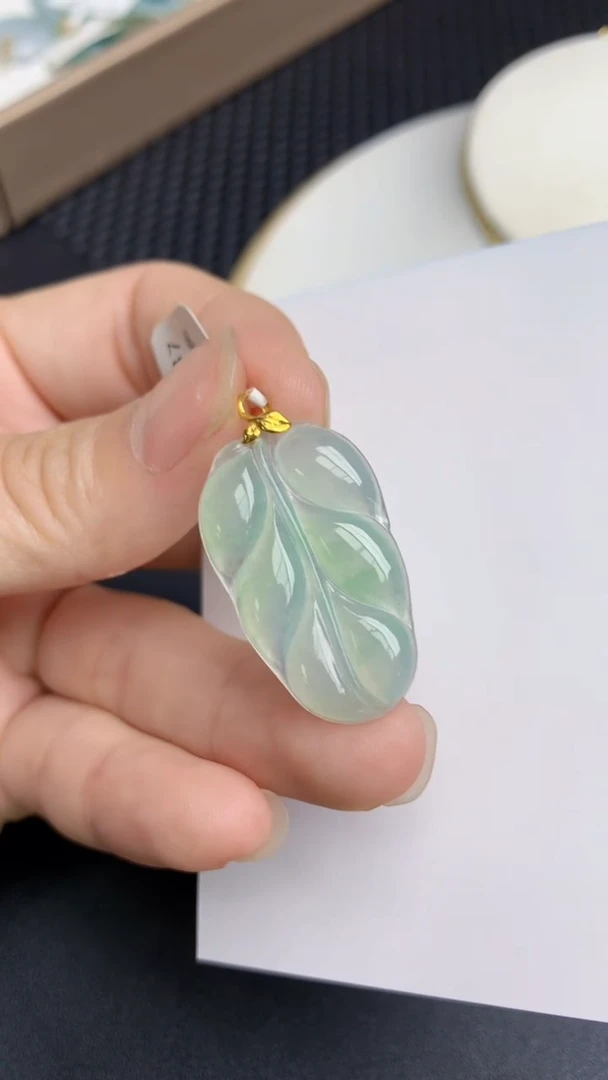 【闪购商品】翡翠颈饰18K金镶嵌193 天然翡翠A货