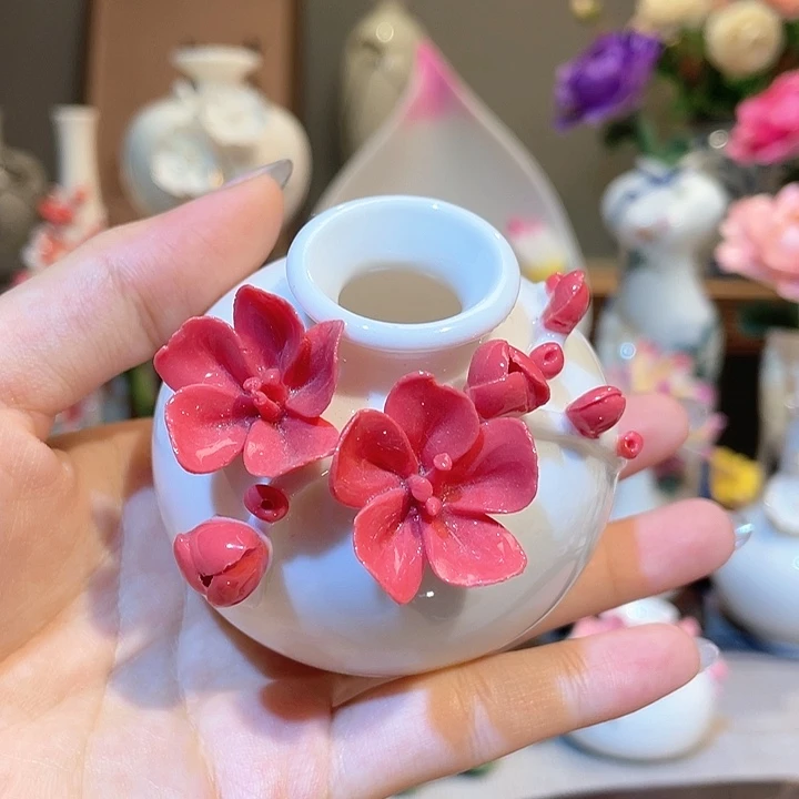 手工陶瓷精致摆件