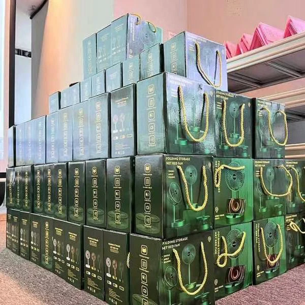 福利：折叠桌面两用可作支架多功能