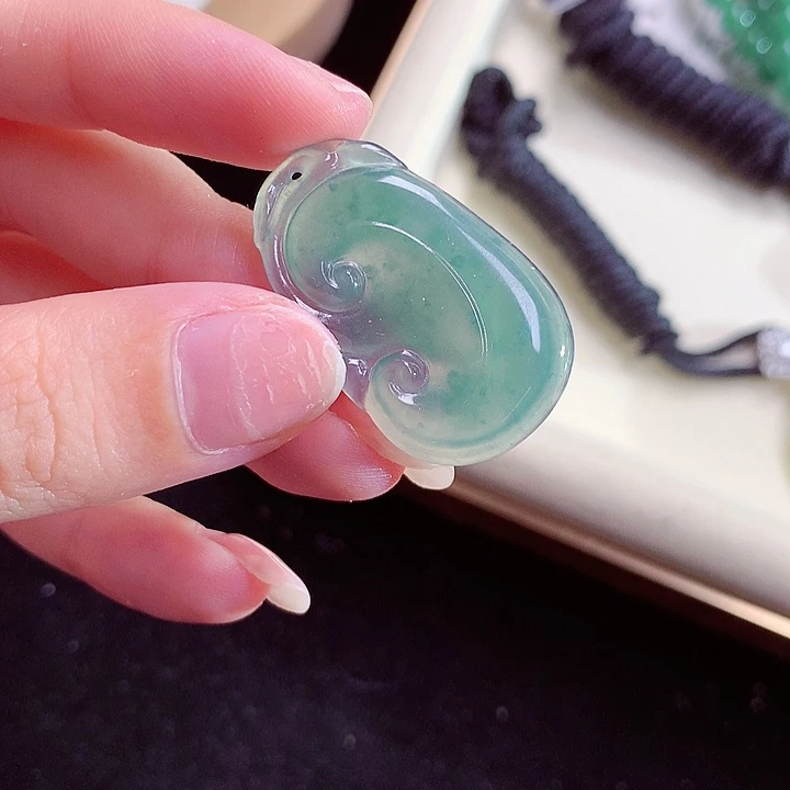 翡翠颈饰未镶嵌天然