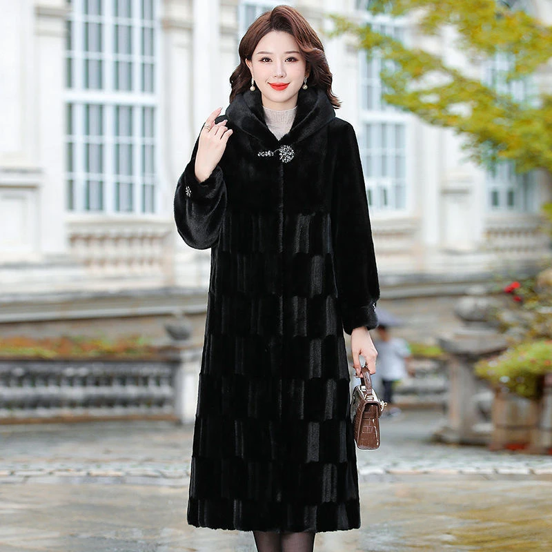 中老年妈妈冬季新款仿水貂连帽外套高档女士显瘦长款洋气加厚大衣