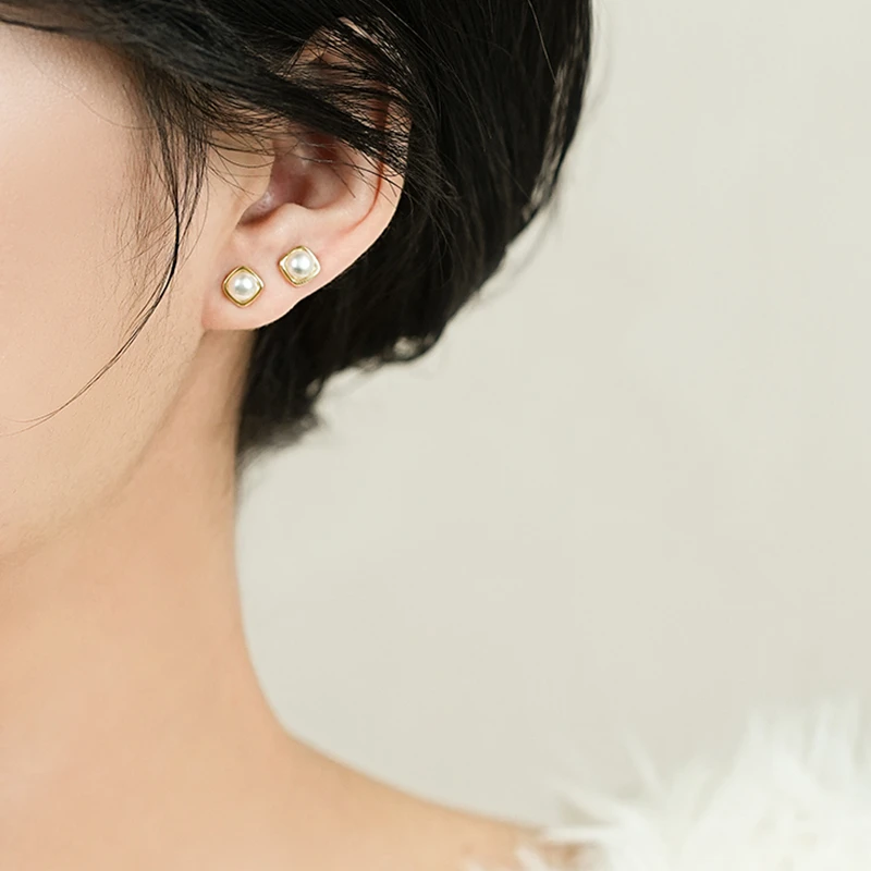 铜合金耳饰 气质小众百搭耳钉轻奢高级感耳环2024ins爆款洋气耳饰