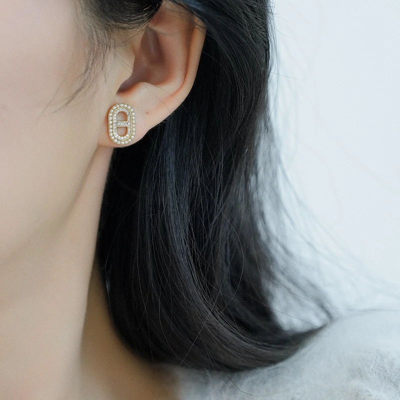 铜合金耳饰 925银针字母款猪鼻子秋冬耳环高级感精致名媛气质耳环