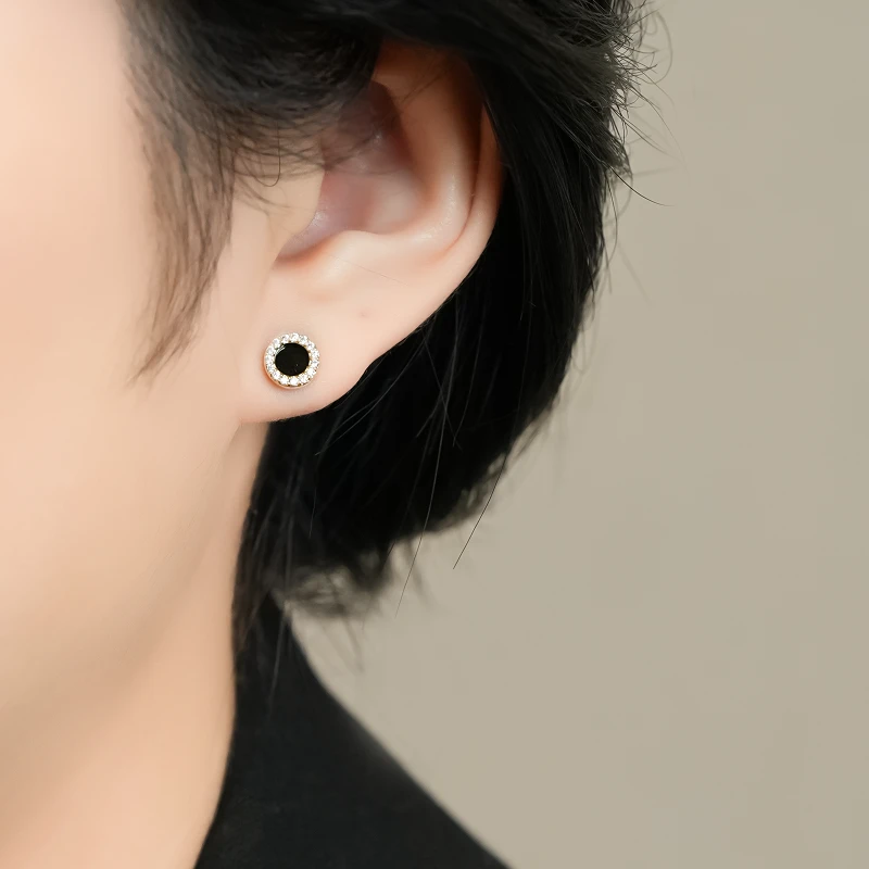 铜合金耳饰 高定款！简约气质百搭小黑圆S925针防过敏耳饰