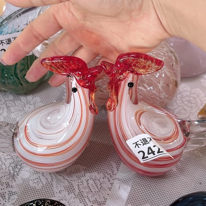 2426一对家悦美居花瓶摆件