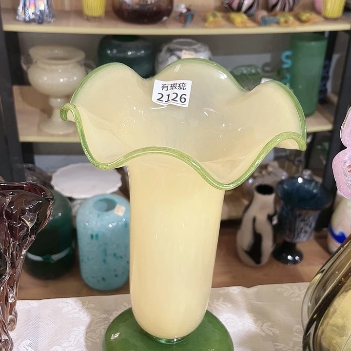 2126 家悦美居花瓶摆件瑕