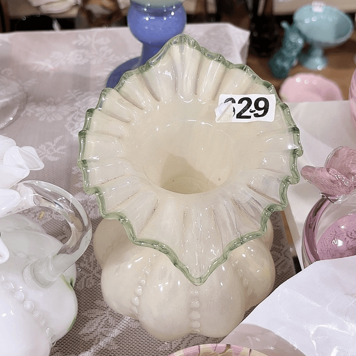 29 家悦美居花瓶摆件瑕